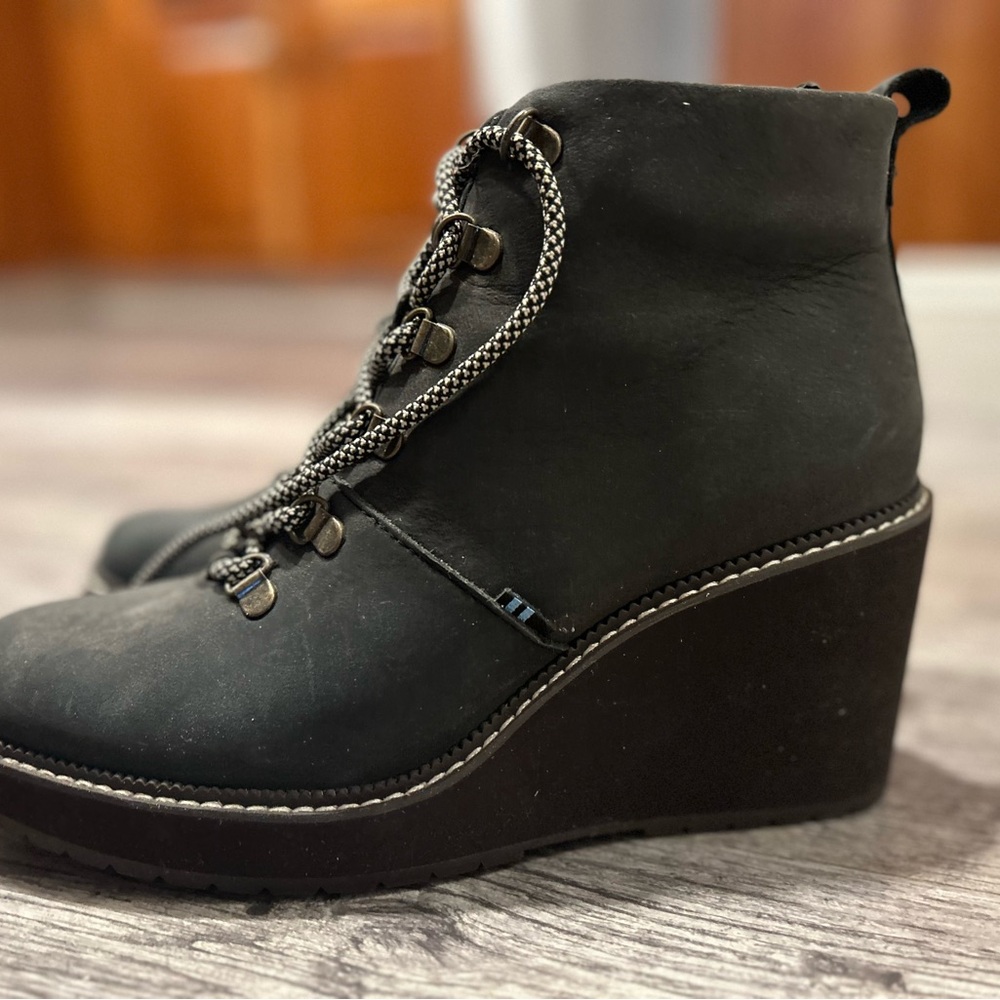 Toms Charcoal Grey Wedge Ankle Booties with Lace-Up Design - Picture 2 of 4